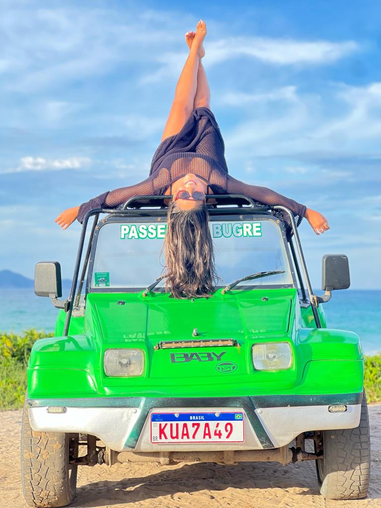 Passeio de buggy em Arraial do Cabo com paradas turísticas
