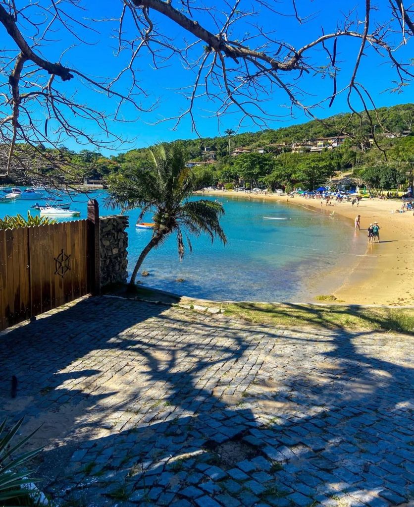 Praia dos Ossos, tradicional ponto turístico de Búzios