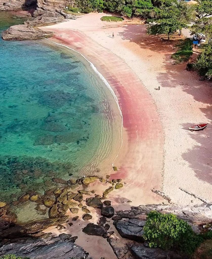 Vista paradisíaca da Praia do Forno em Búzios