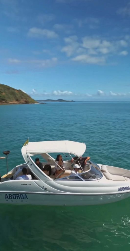 Momentos de lazer na lancha em Búzios